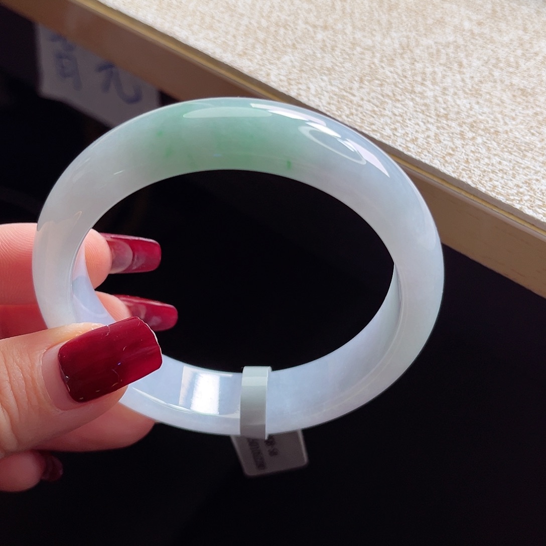 翡翠手镯未镶嵌手镯