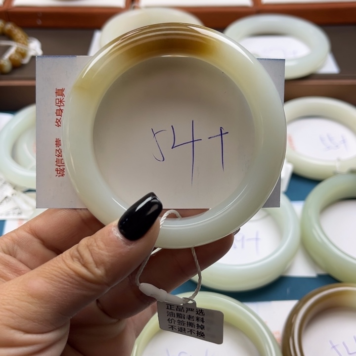 和田玉手镯未镶嵌零