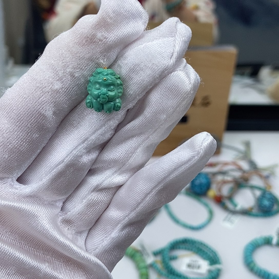 绿松石未镶嵌珠宝奇石