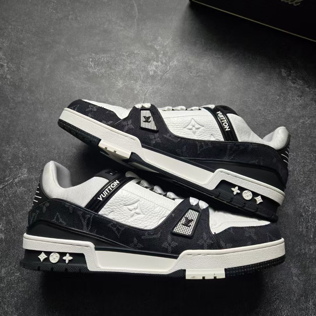 99新 LouisVuitton/路易威登 43码 TRAINER 黑白牛仔 鞋