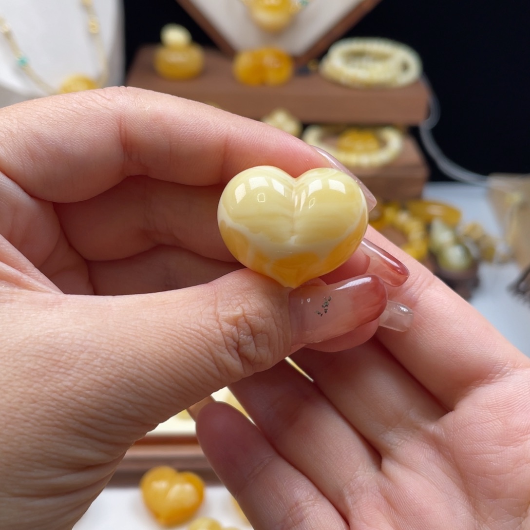 晨***琥珀未镶嵌珠宝奇石