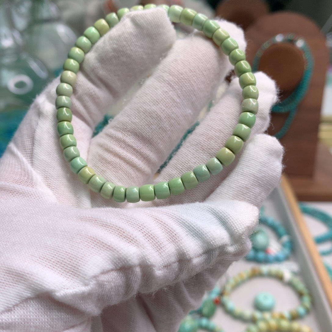 绿松石未镶嵌饰品