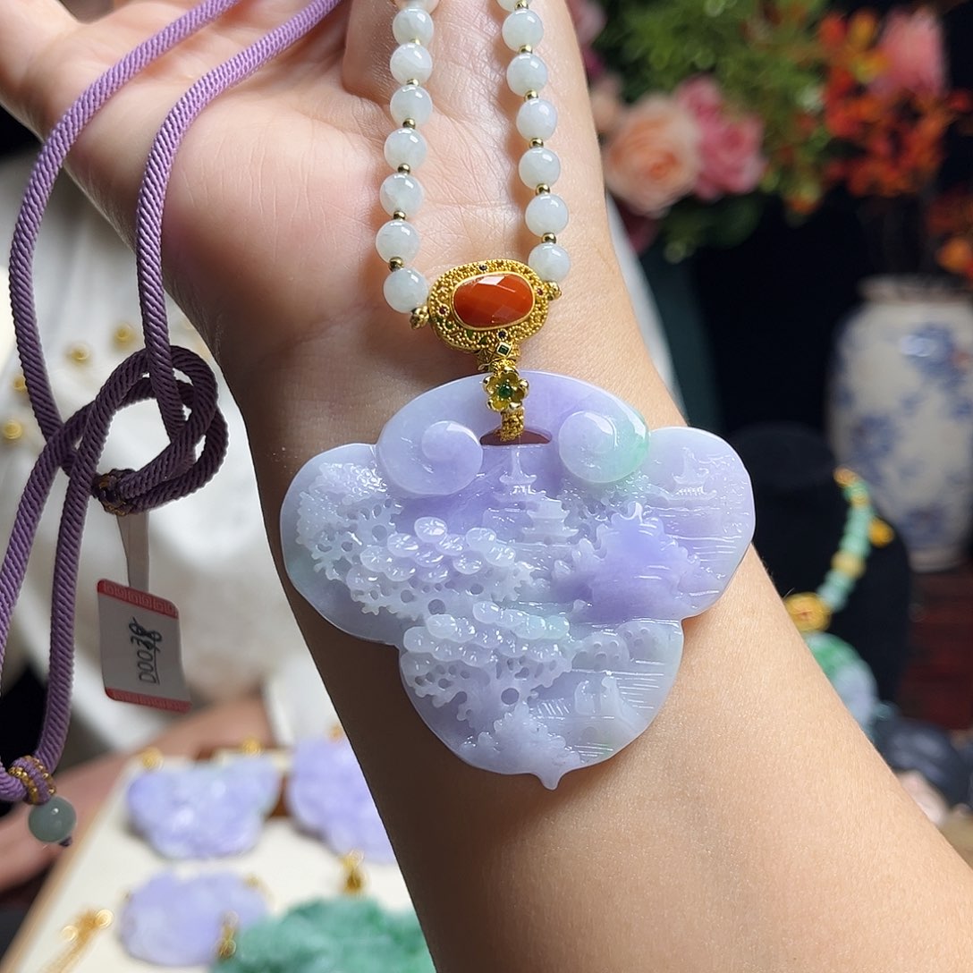 翡翠颈饰未镶嵌紫山水