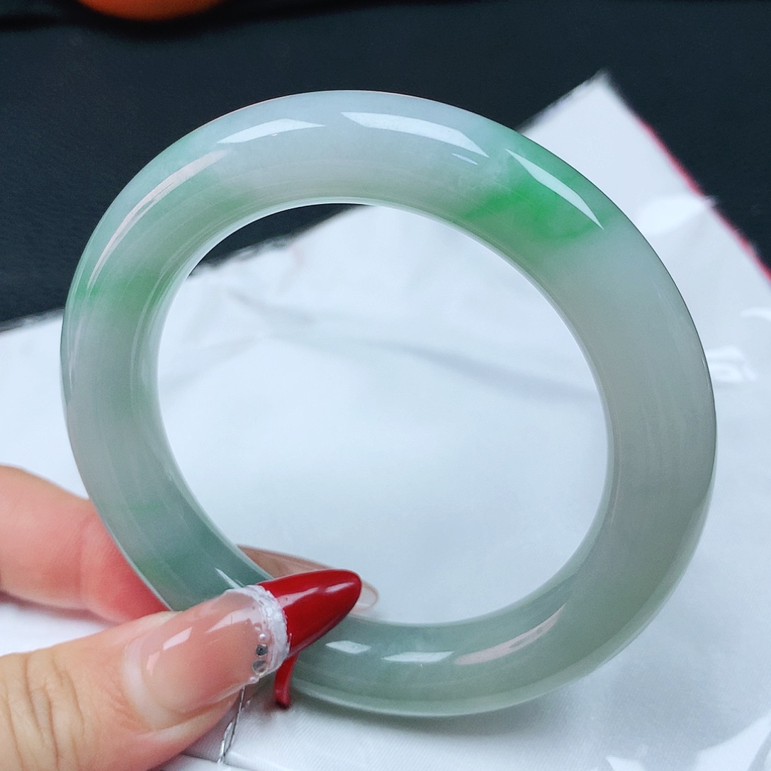 翡翠手镯未镶嵌56胖