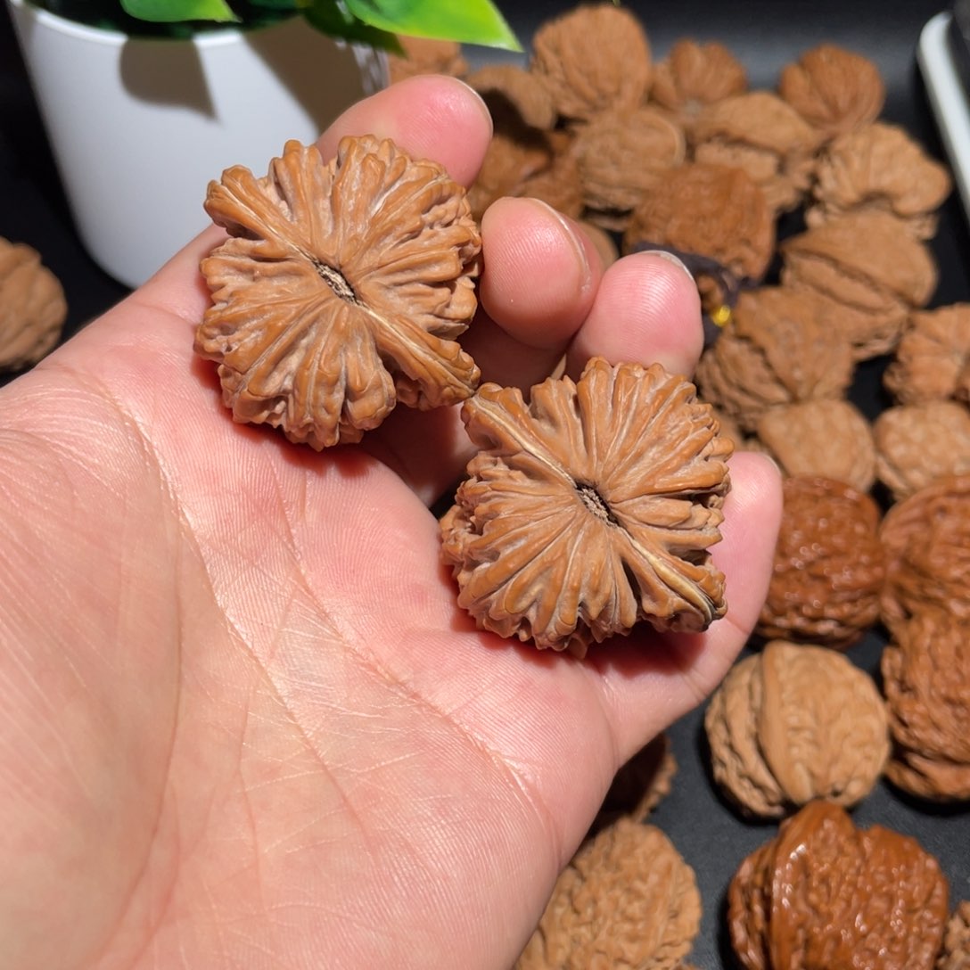 文玩核桃把件B*43四座楼