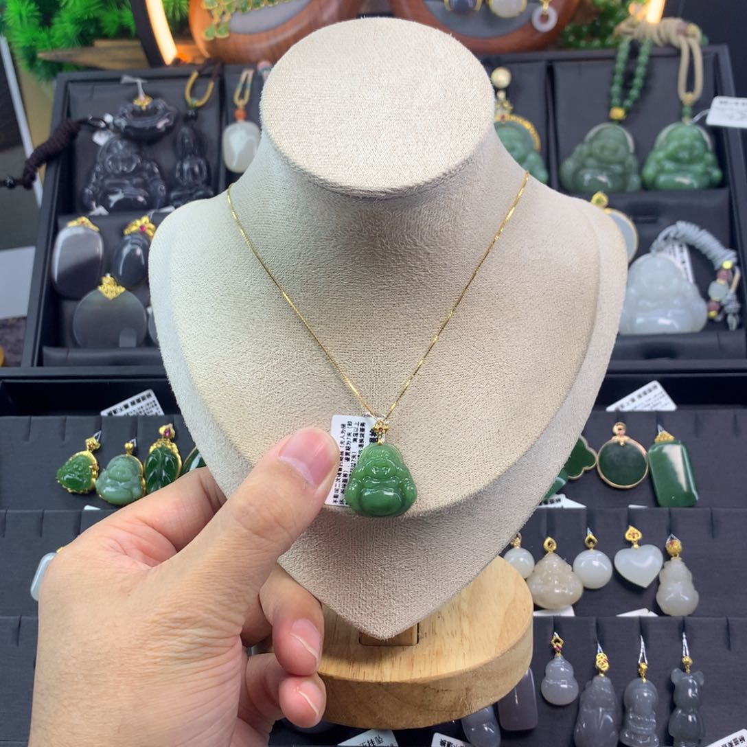 和田玉吊坠18K金镶嵌