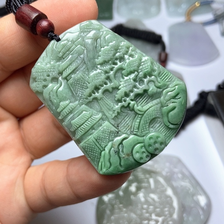 翡翠未镶嵌颈饰翡翠