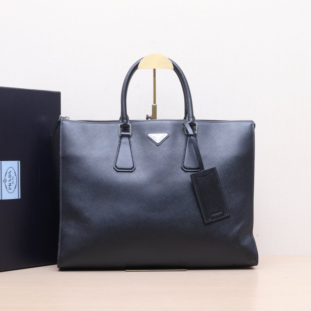 95新 Prada/普拉达 小花黑黑 Saffiano 十字纹公文包 黑色 皮革C 