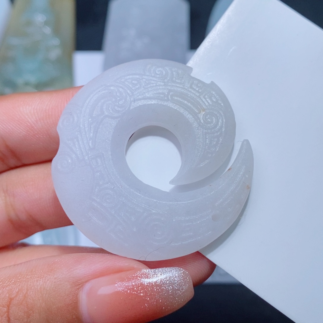 定制翡翠吊坠未镶嵌