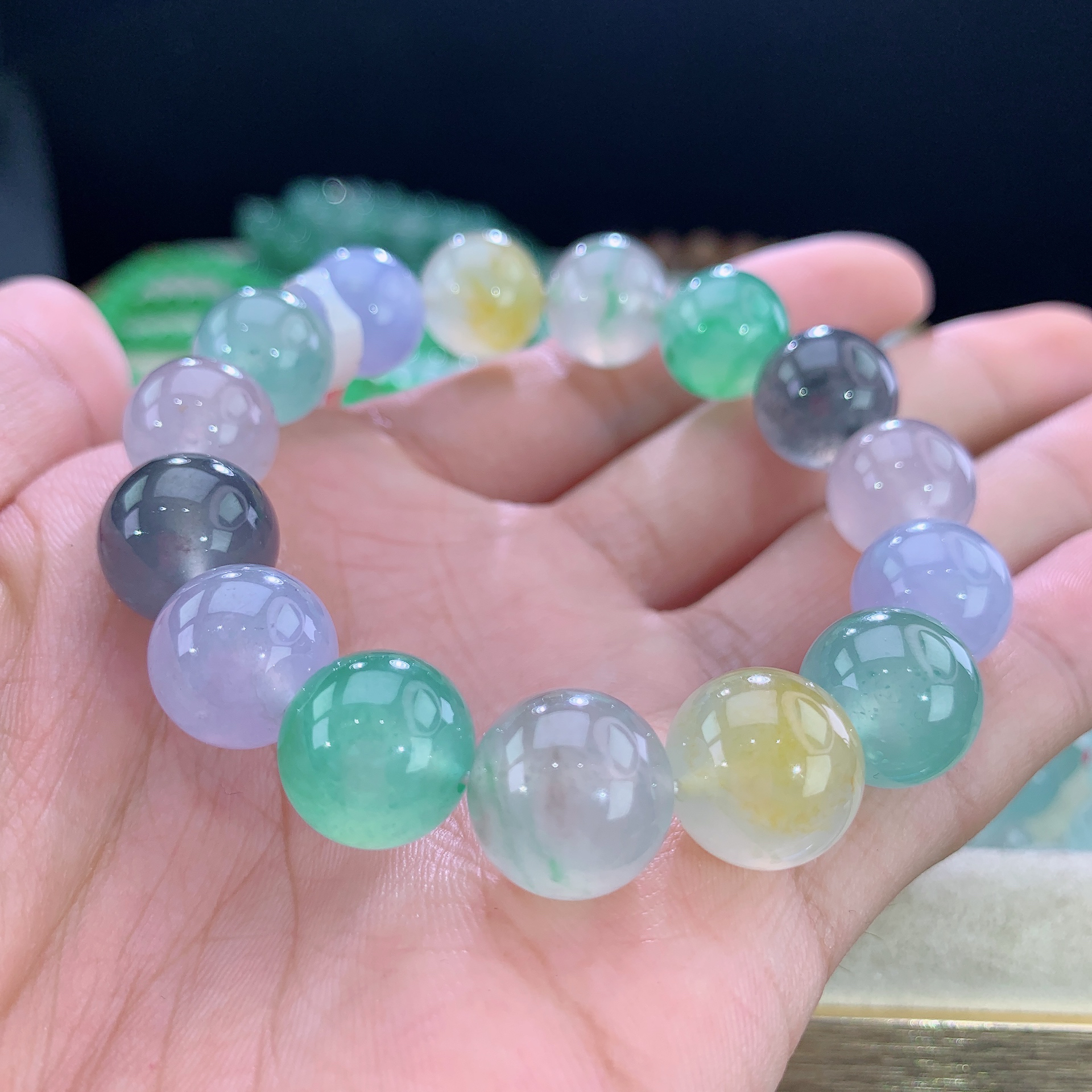 收藏级高冰种浓彩多宝手串种色兼得缅甸天然A货翡翠