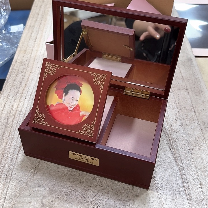 噗哈哈哈哈哈哈哈哈哈我笑