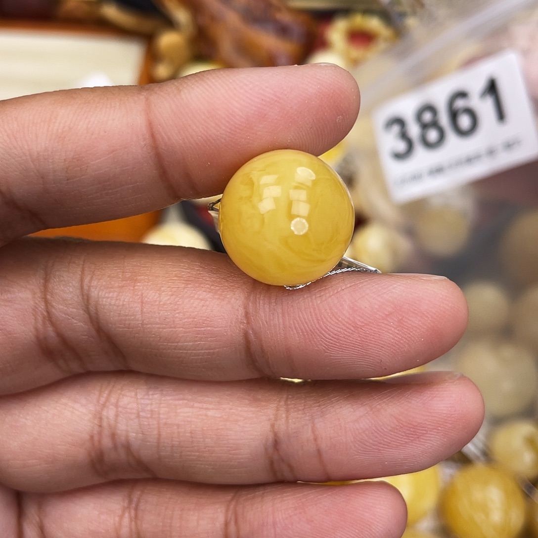 蜜蜡未镶嵌珠宝奇石16