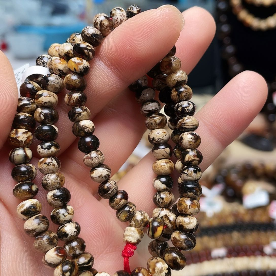 琥珀裸石未镶嵌六10813