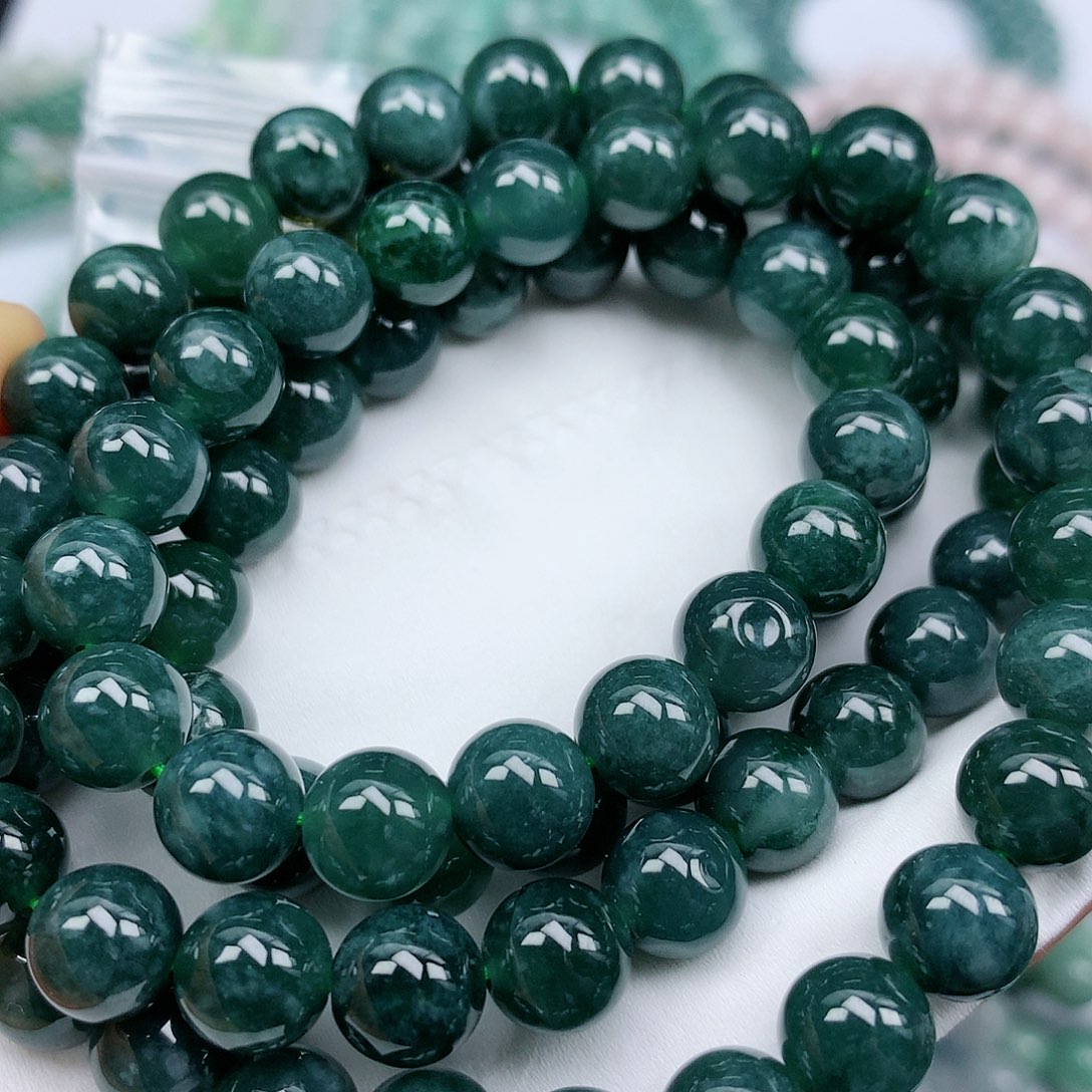 翡翠颈饰未镶嵌手串