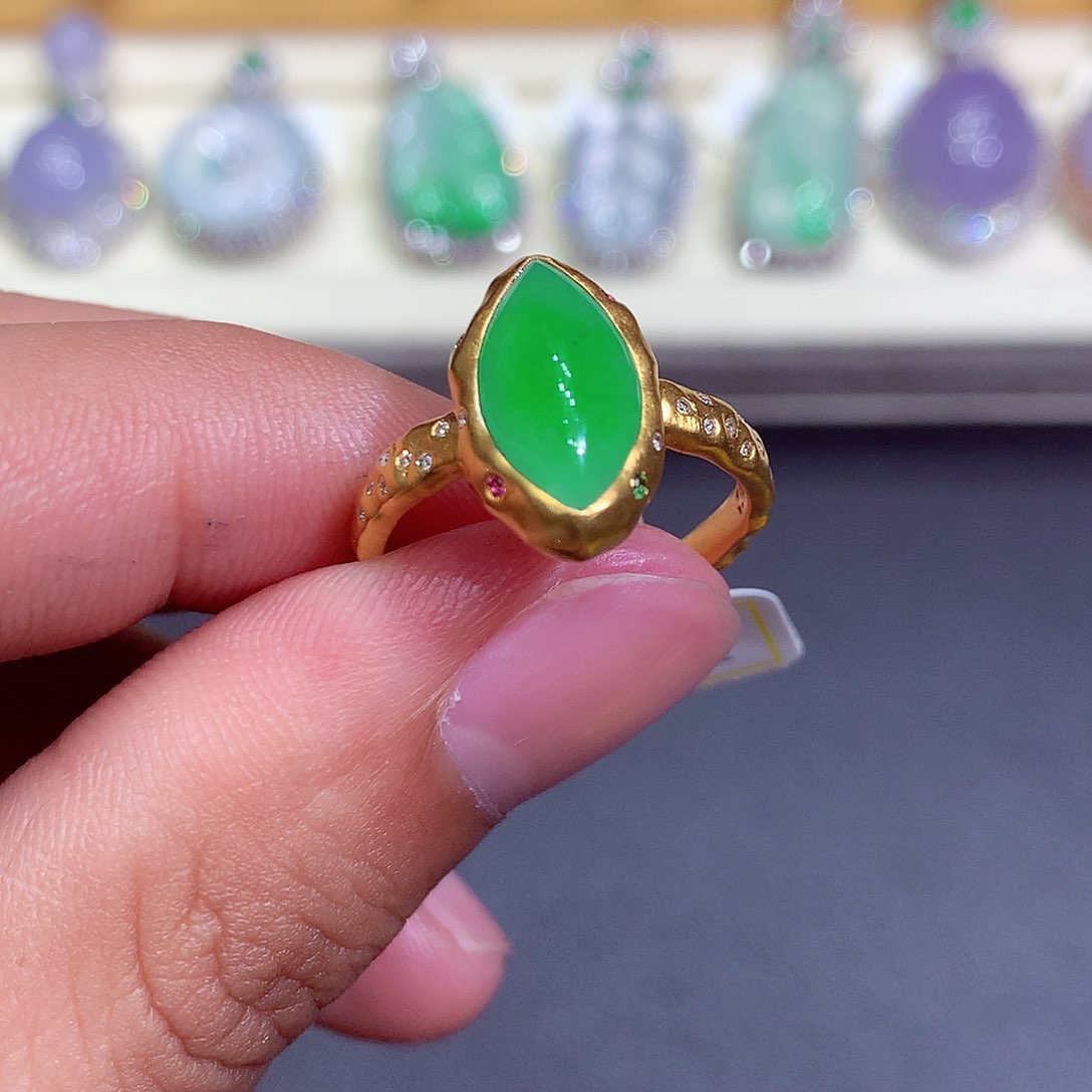 翡翠吊坠(不含链)18K金镶嵌