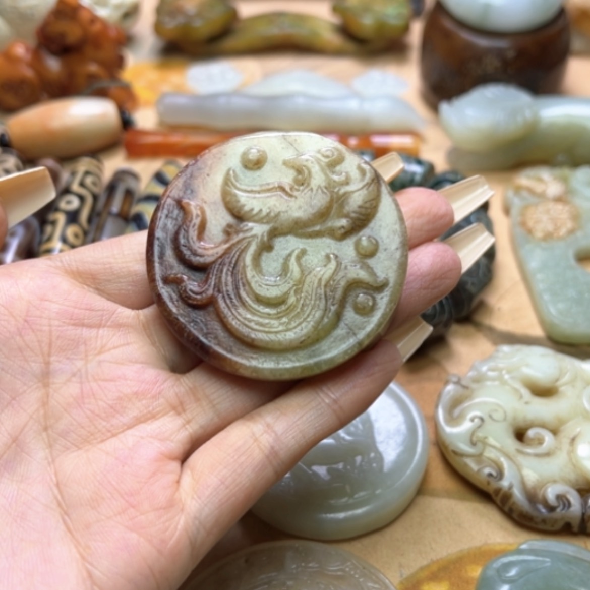 【闪购商品】蛇纹石玉颈饰未镶嵌皮带