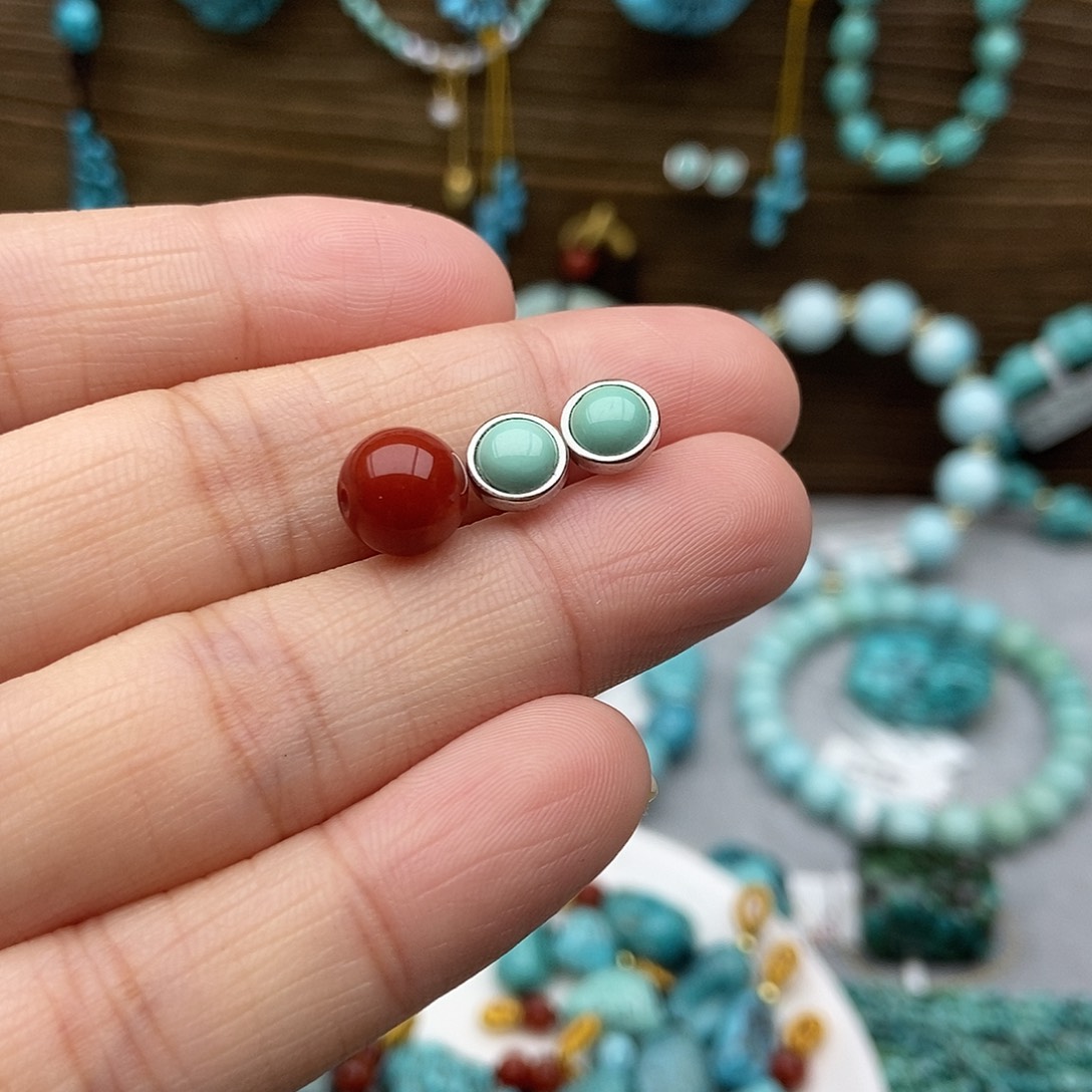 南红玛瑙未镶嵌耳钉
