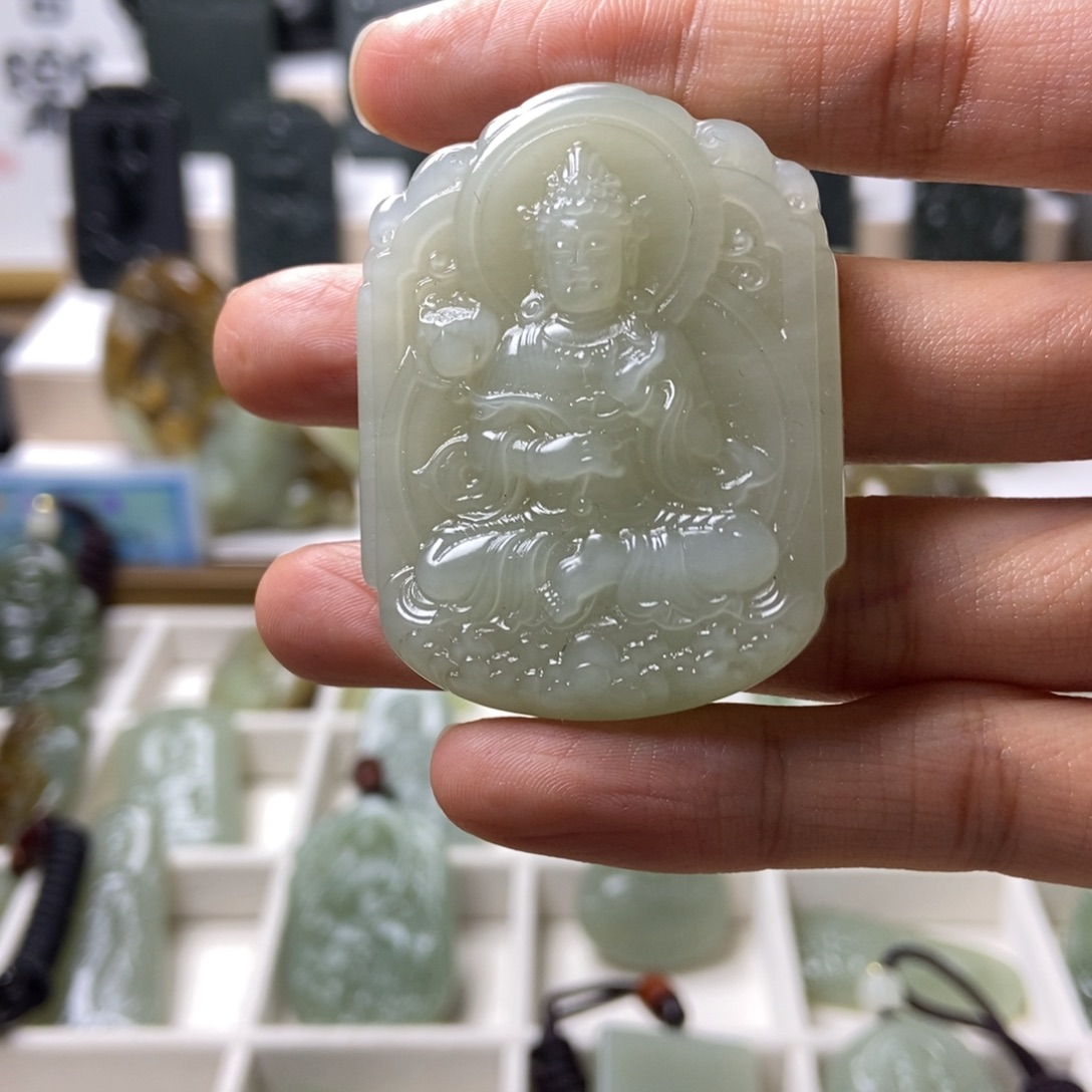 和田玉未镶嵌颈饰