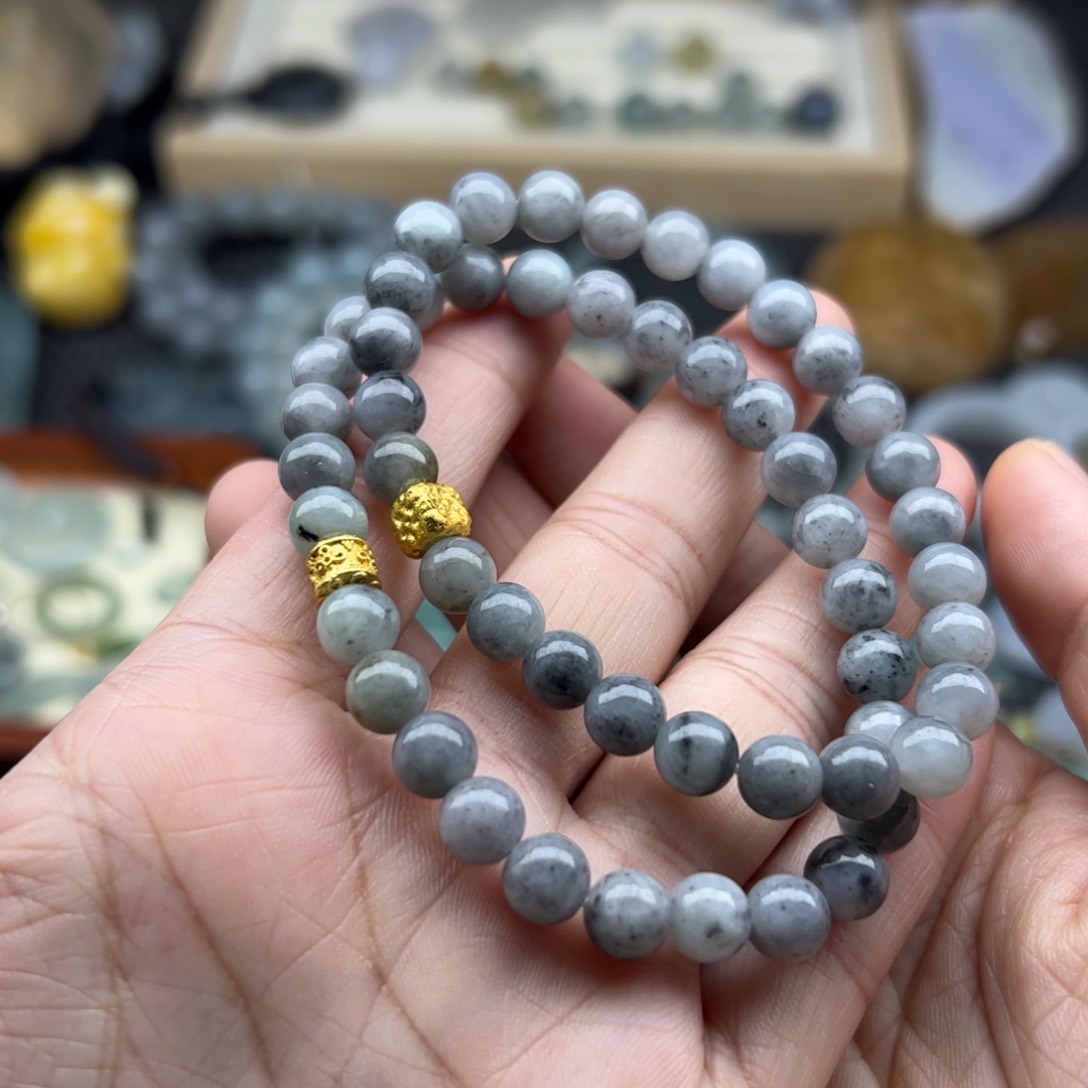 颈饰未镶嵌翡翠手串