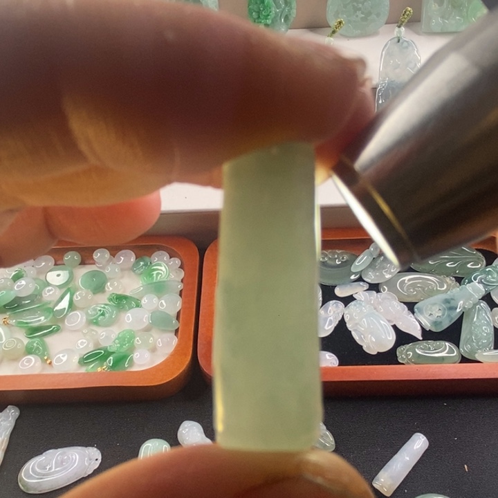 颈饰未镶嵌翡翠天然翡翠