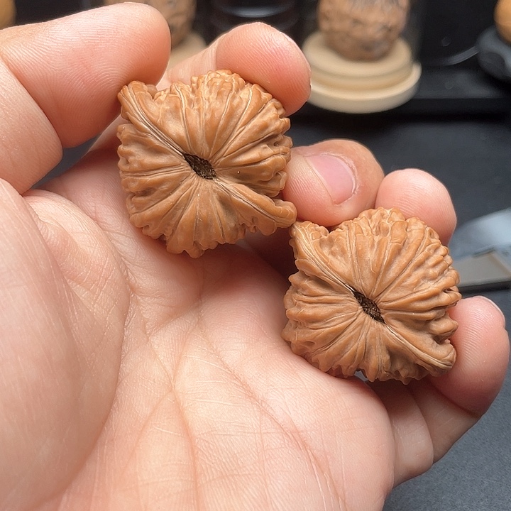 文玩核桃把件汉高楼