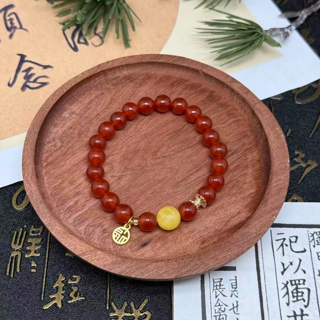 天然玛瑙红玛瑙配蜜蜡顶珠福牌手链多样性发—HHMN80130