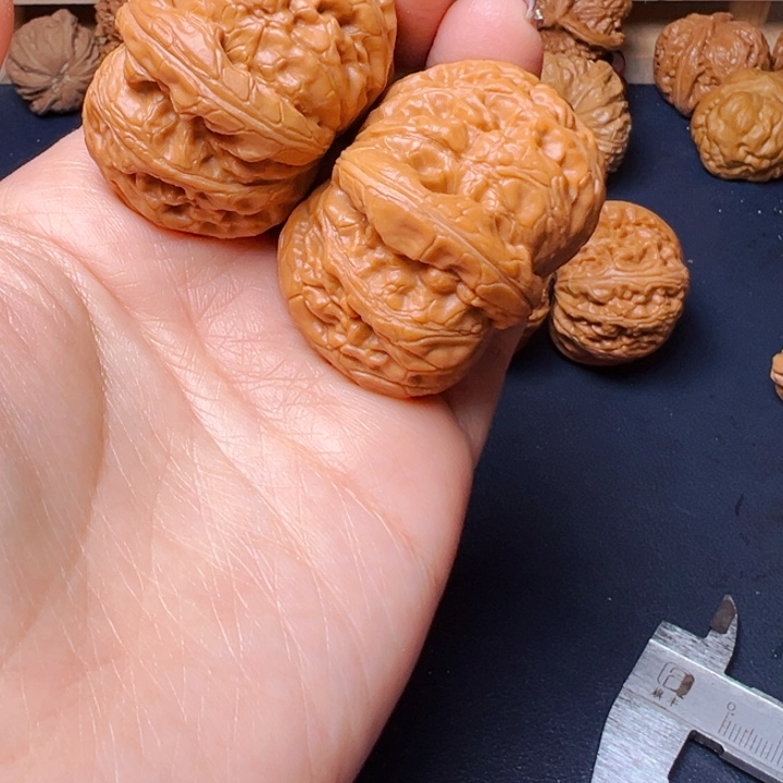 文玩核桃吊坠元宝45