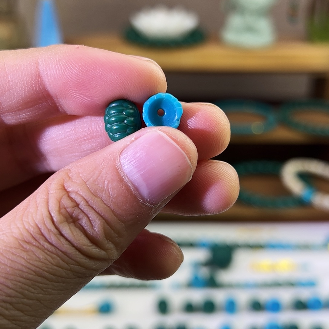 .***前石英石非金属羽毛和龟甲