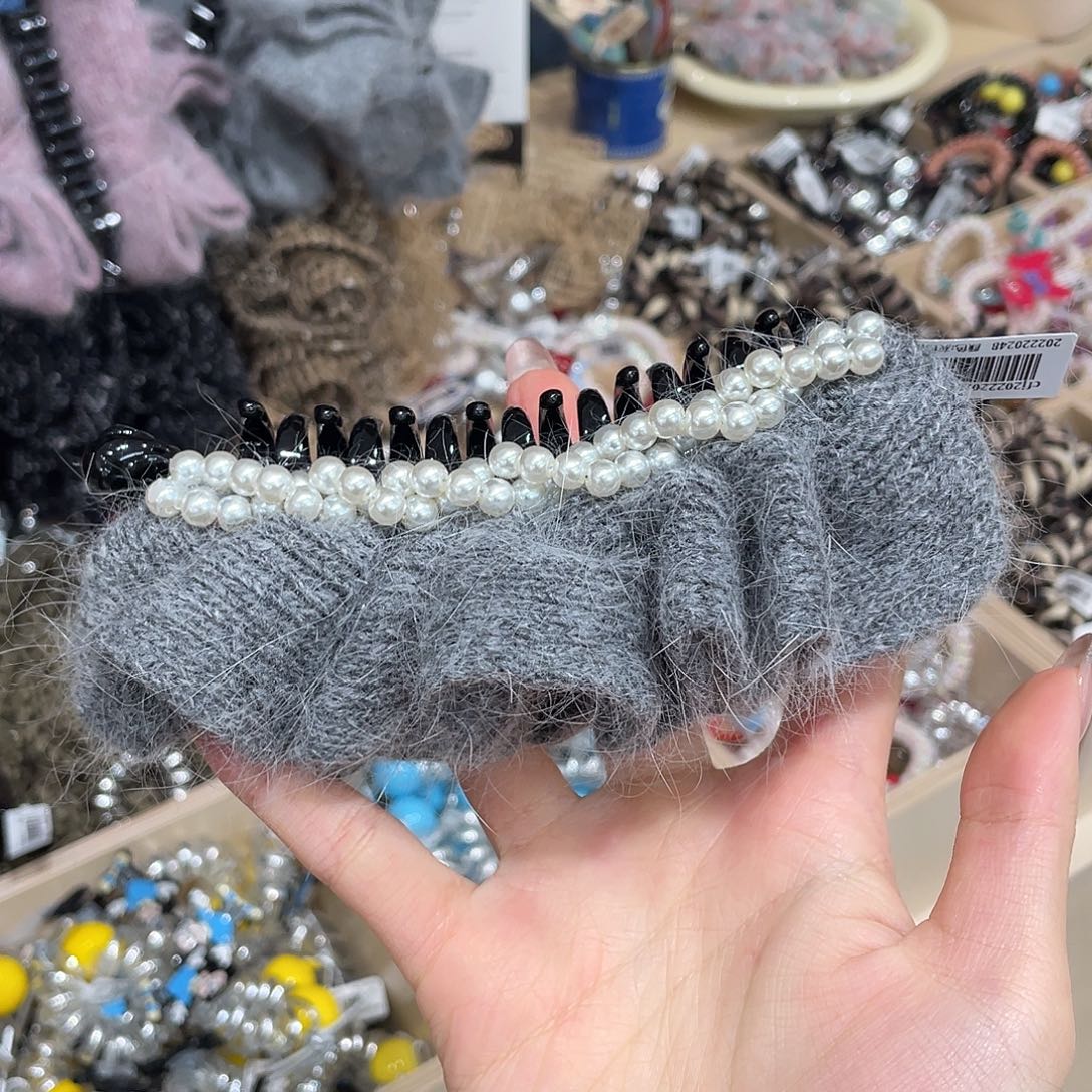 布艺非金属灰色香蕉夹