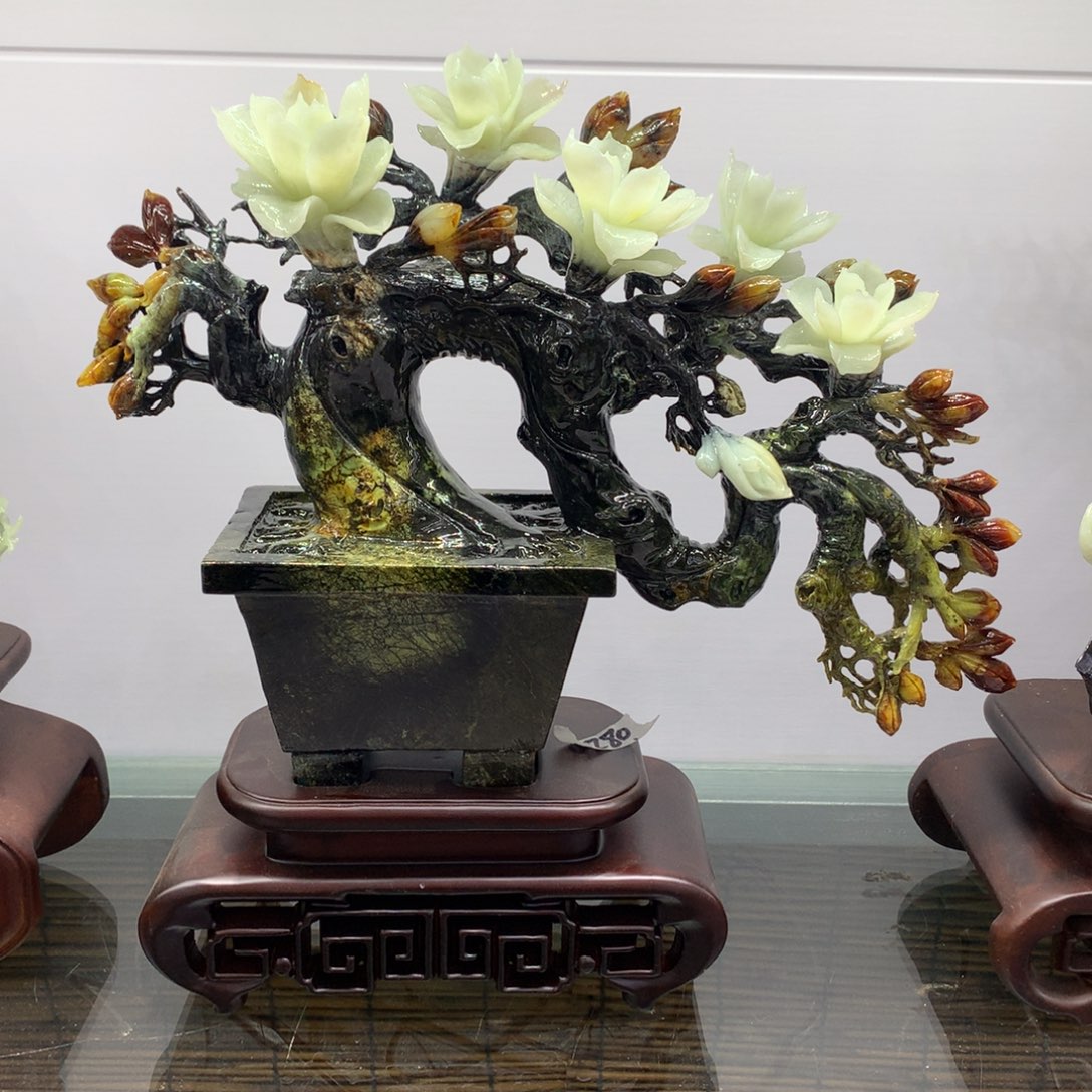 黄***豆玉家居摆件手工雕刻