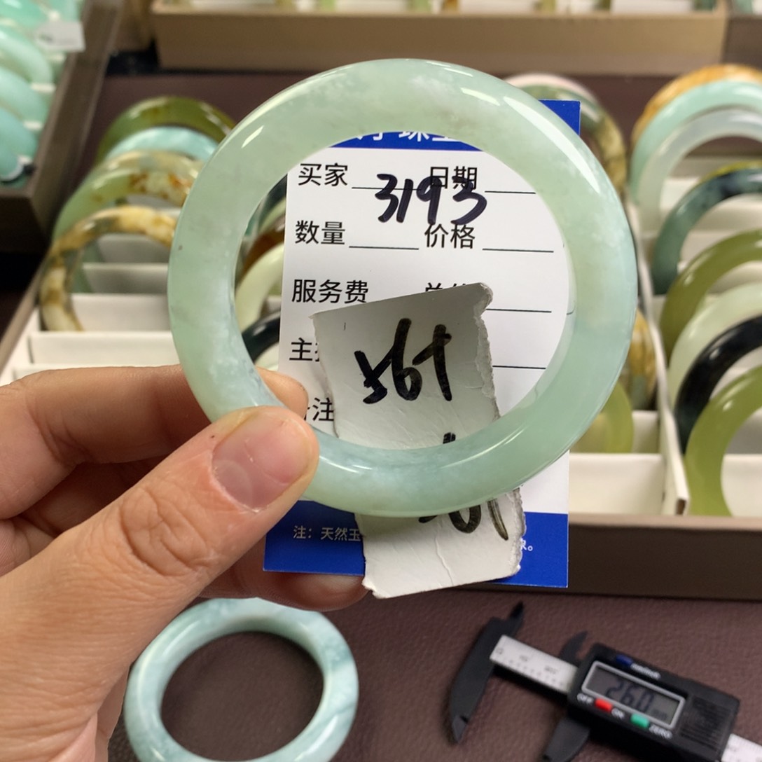 蛇纹石玉未镶嵌手镯3193