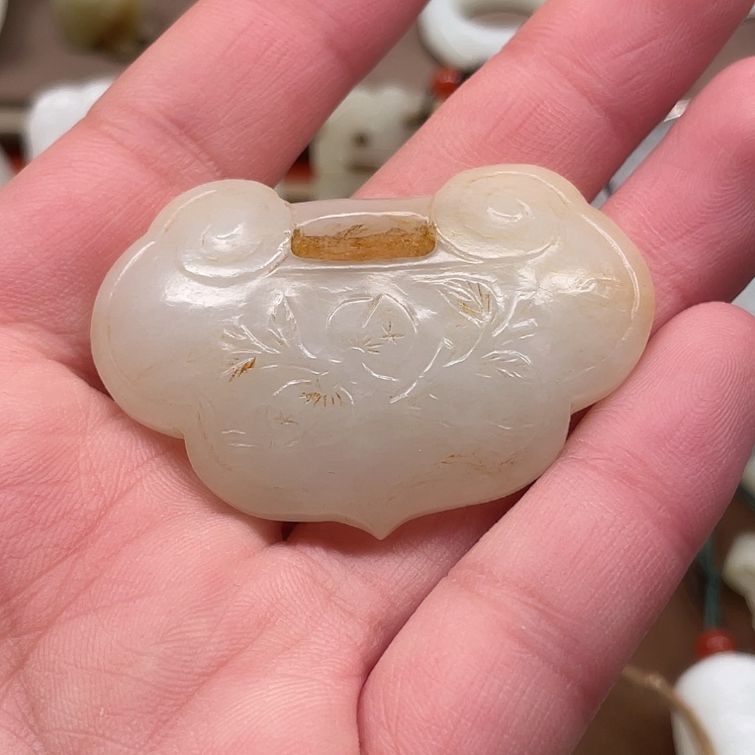 存***宝和田玉未镶嵌挂件