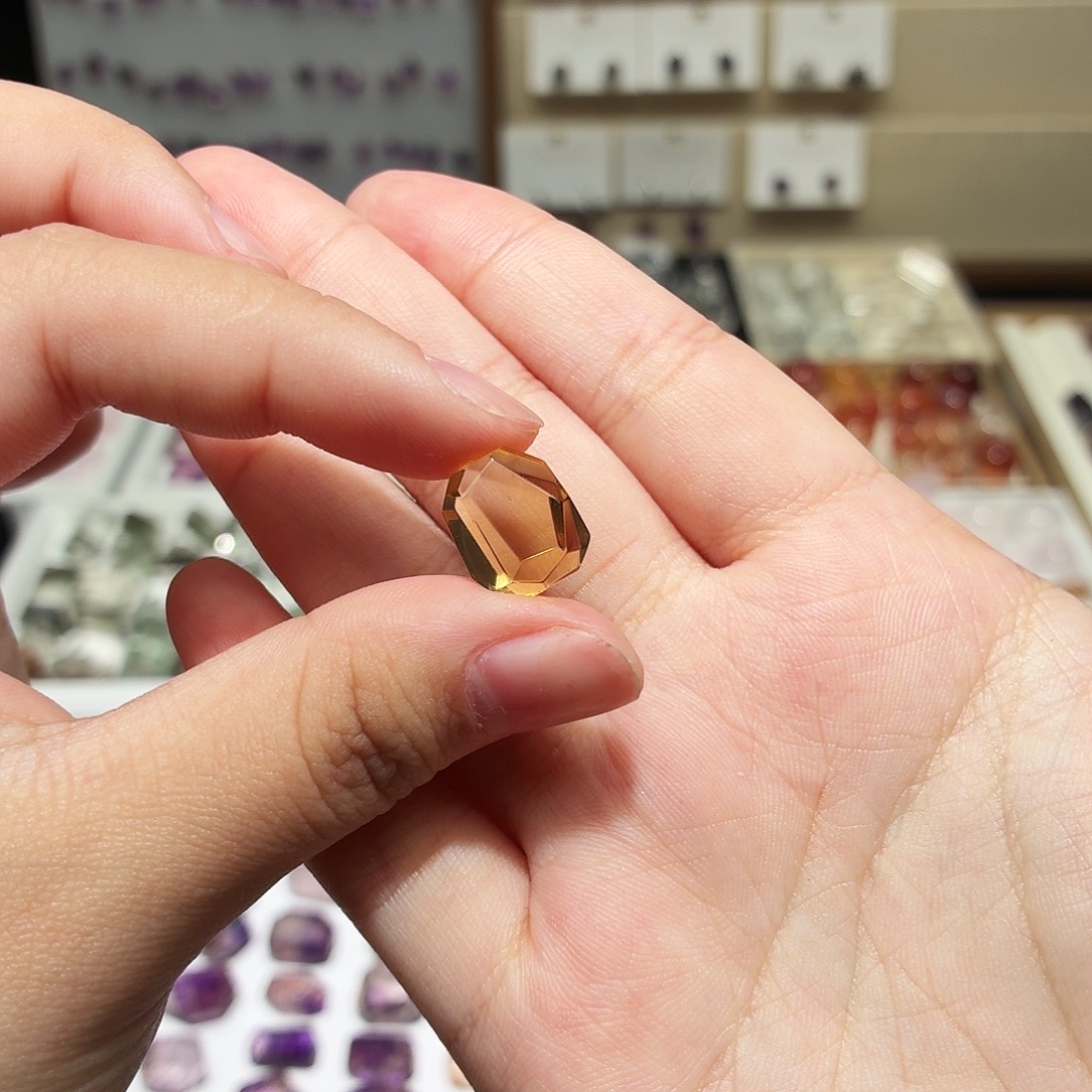 未镶嵌吊坠(不含链)水晶黄水 随形 打孔定制不退换 