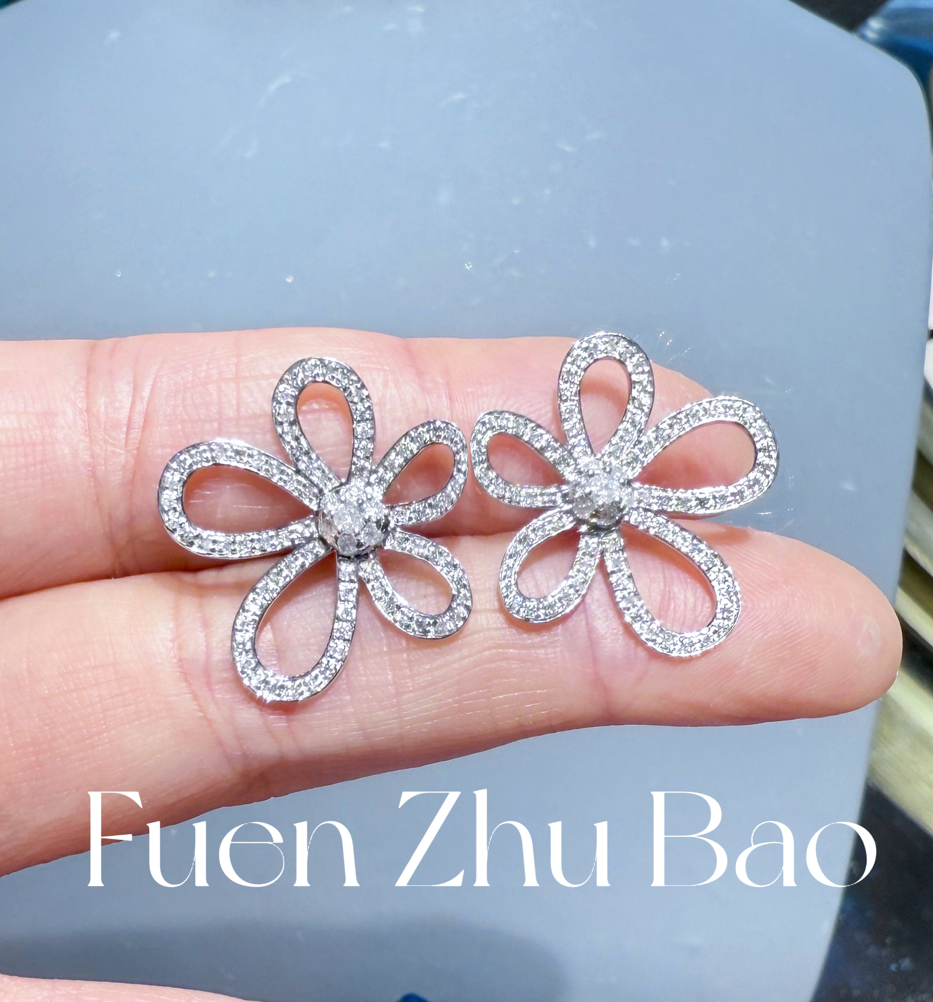 【富恩珠宝】 18k  【满钻五花】1克拉大号格桑花耳钉 zses00139