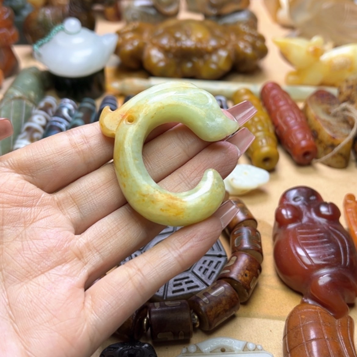 【闪购商品】蛇纹石玉颈饰未镶嵌