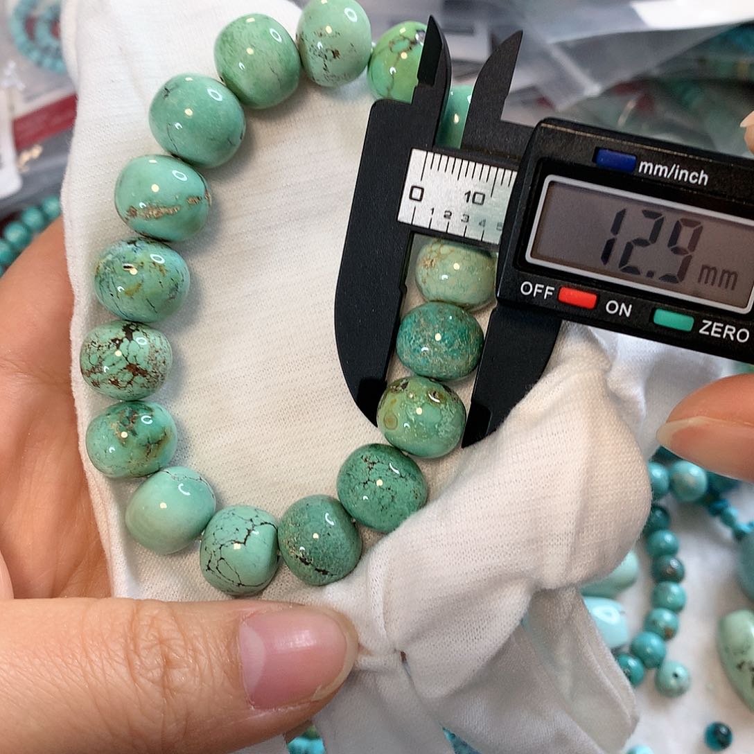 绿松石珠宝奇石未镶嵌清**具