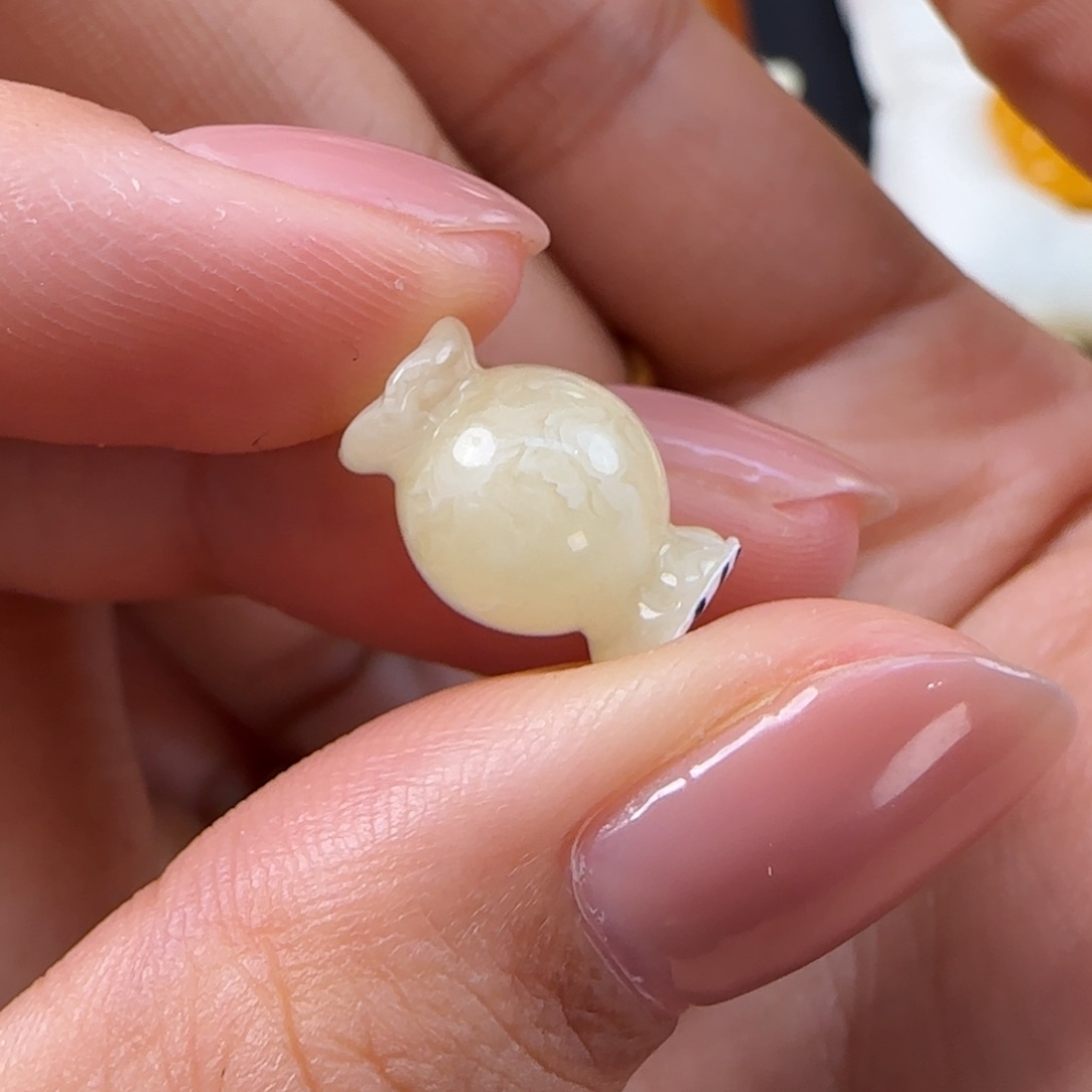 琥珀未镶嵌珠宝奇石S****7蜜蜡