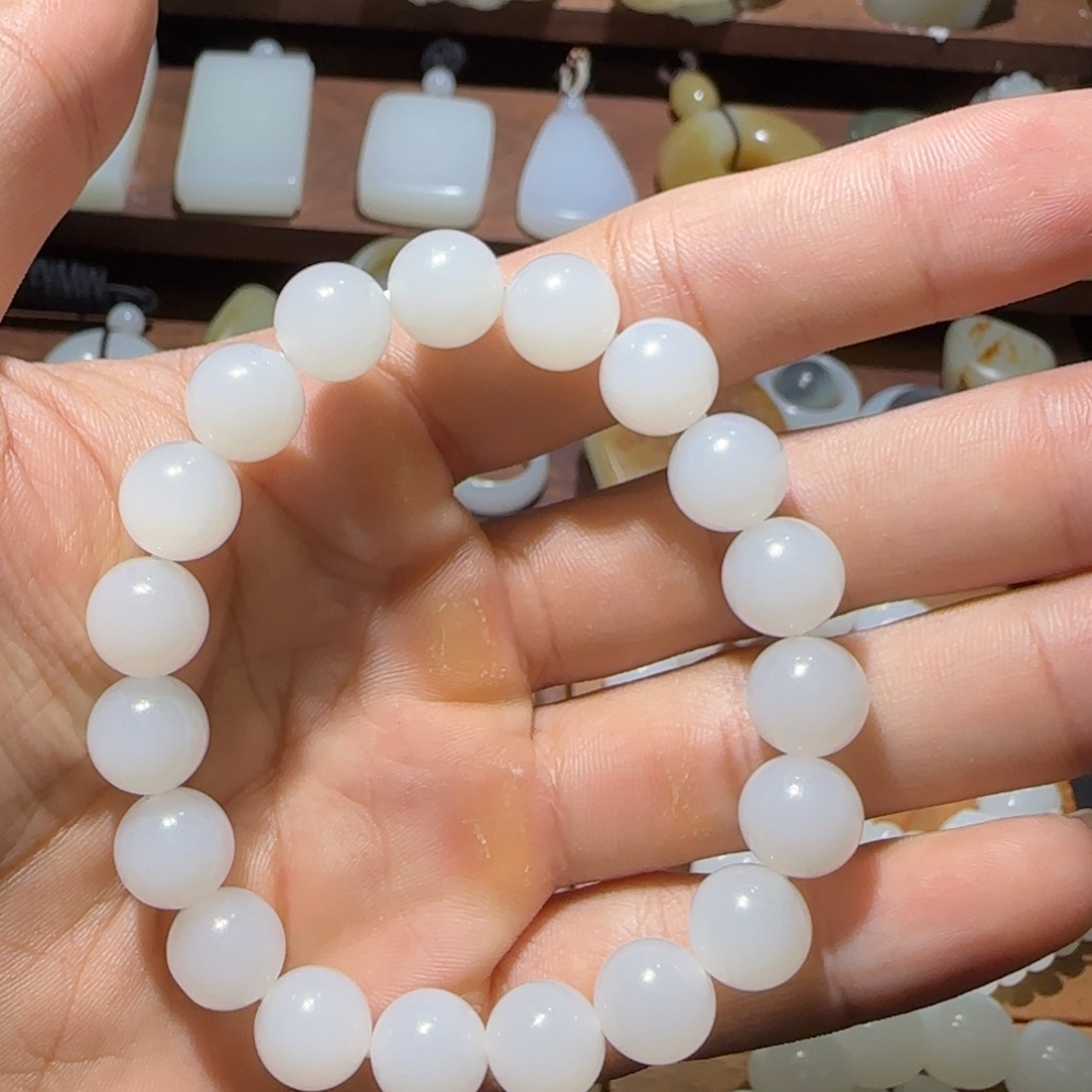 王***炸和田玉未镶嵌手链