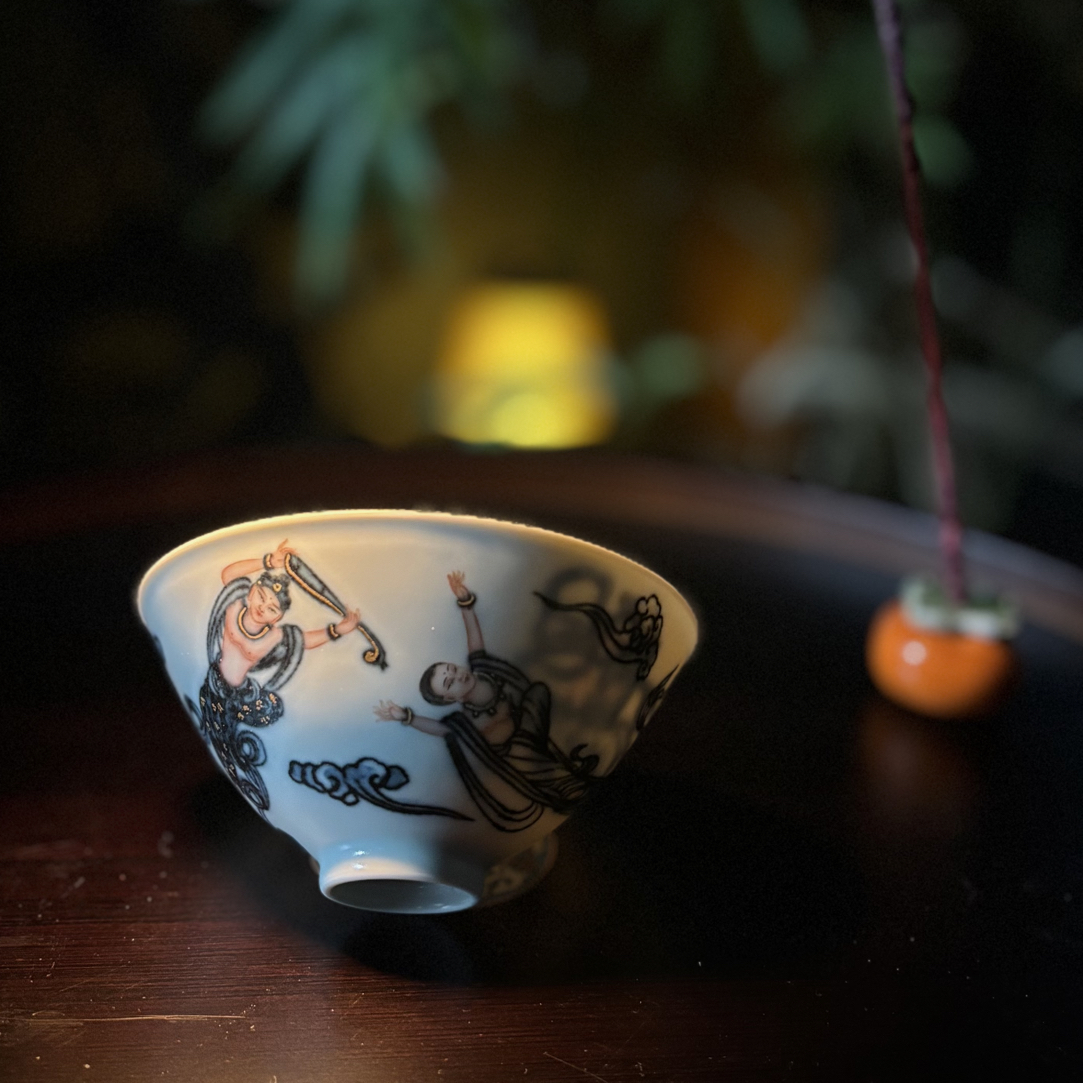 几道家珍人物描金飞天主人杯手绘白瓷花纹茶杯陶瓷120cc创意