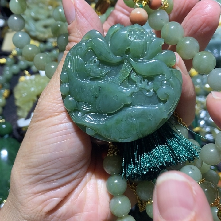 和田玉（碧玉）颈饰未镶嵌