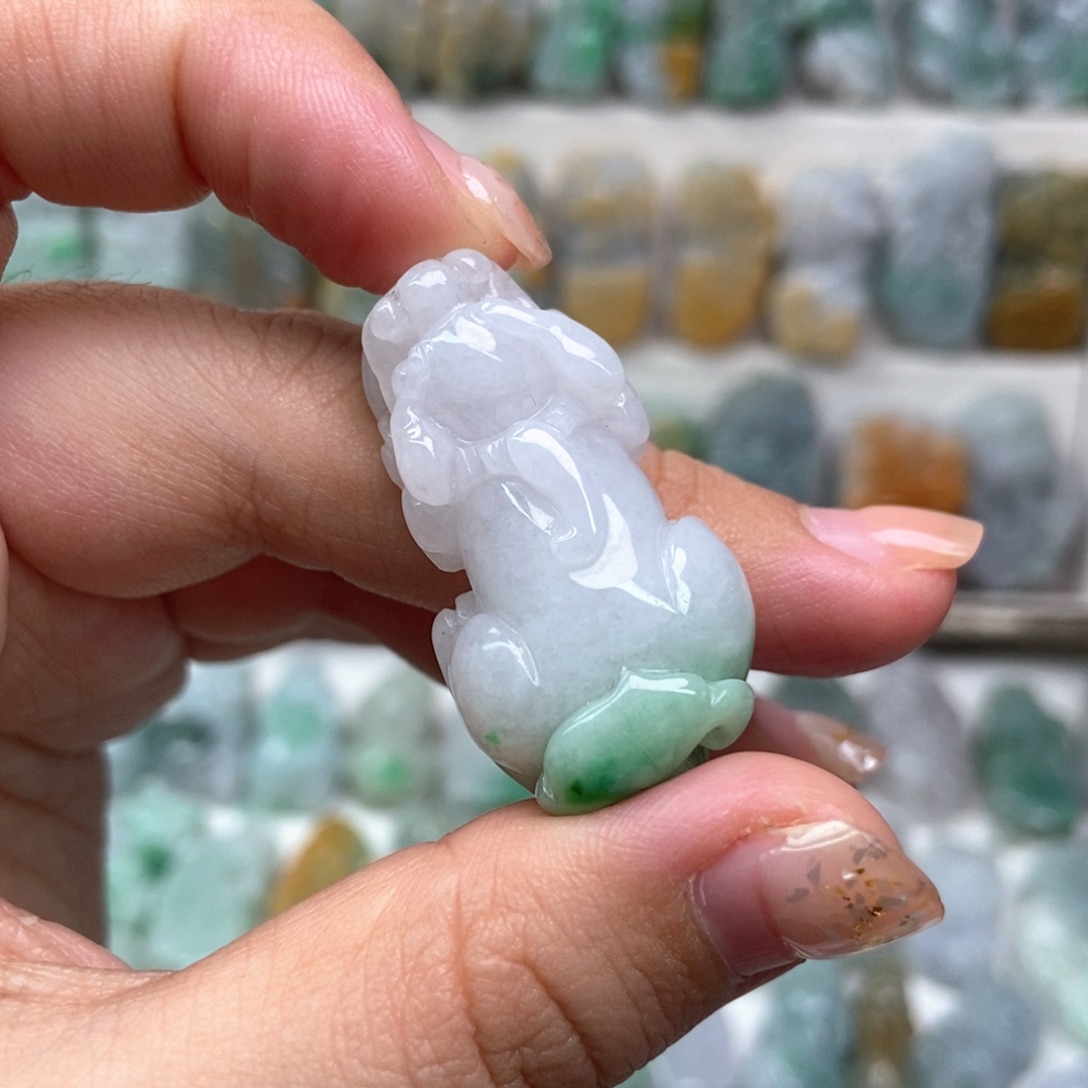 翡翠未镶嵌吊坠(赠链)