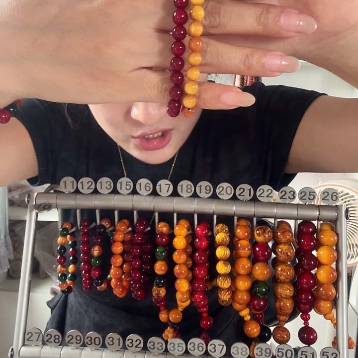 松木固化款琥珀木手串0.6两条