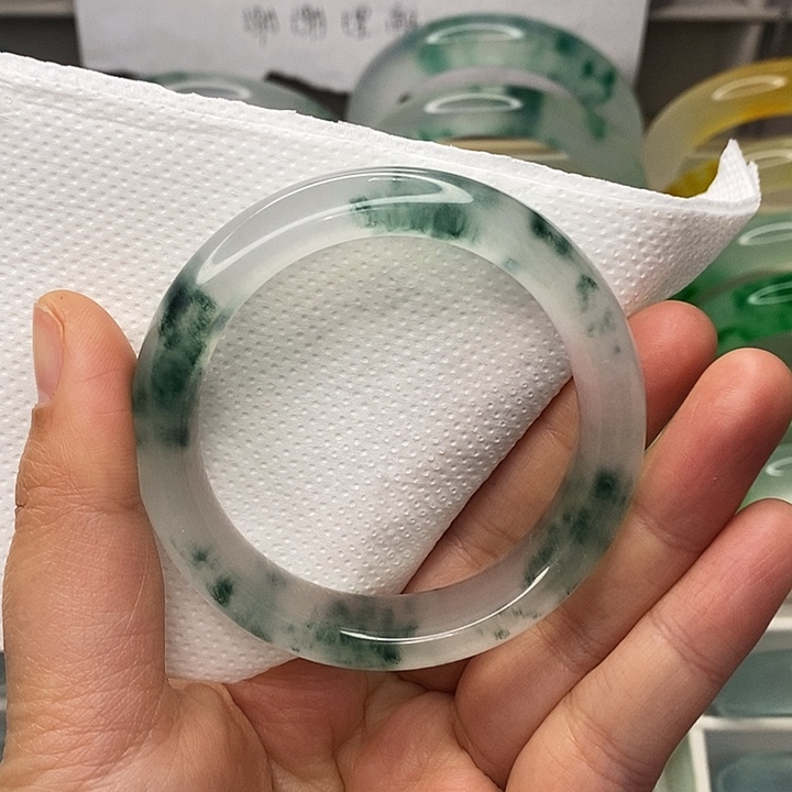 石英质玉未镶嵌手镯