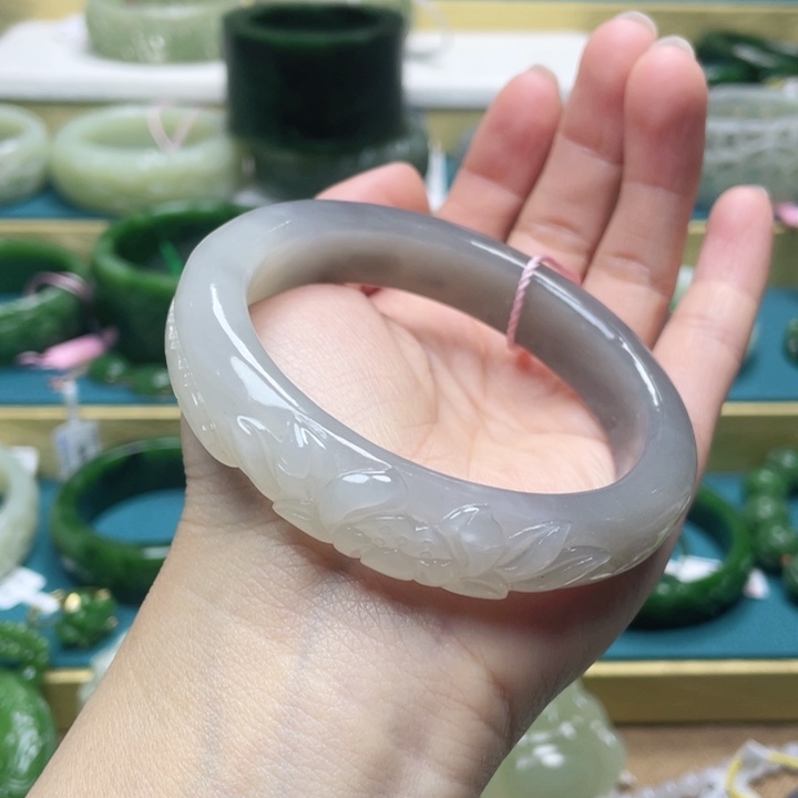 和田玉手镯60+圈口 编号48未镶嵌