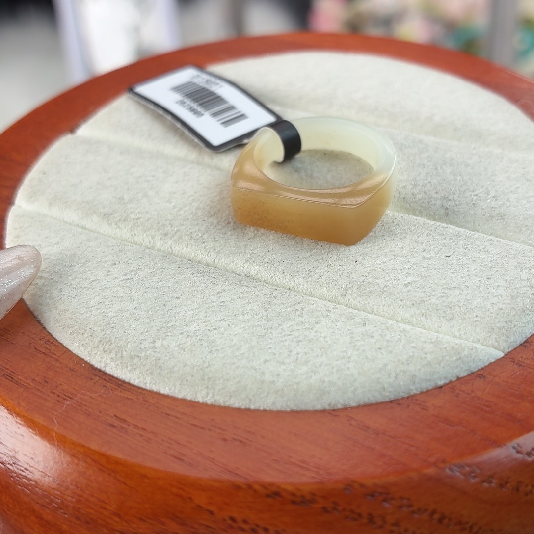 一***毛和田玉未镶嵌戒指r8糖白渐变马鞍15.3