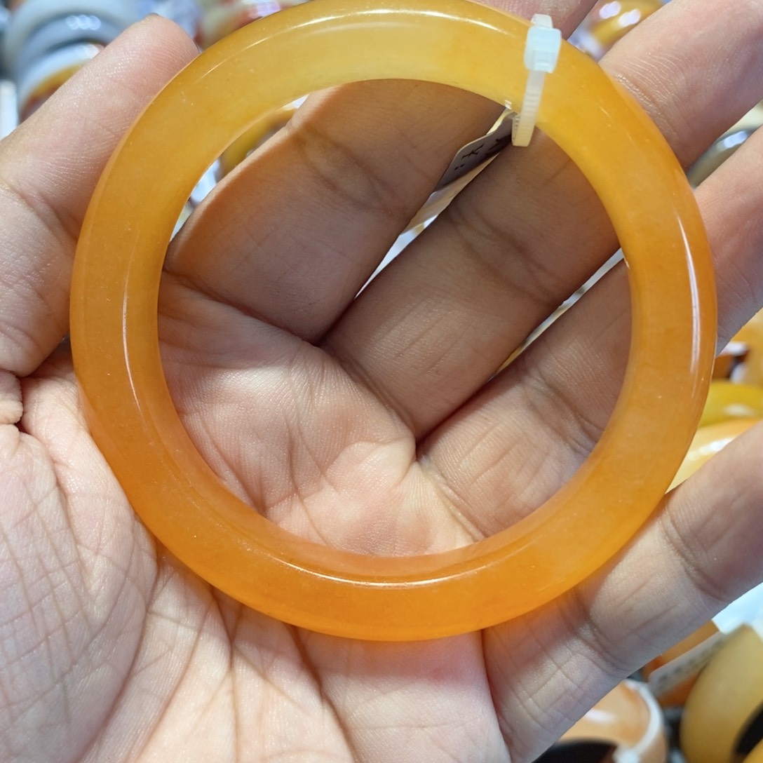 石英质玉（黄龙玉）手镯未镶嵌