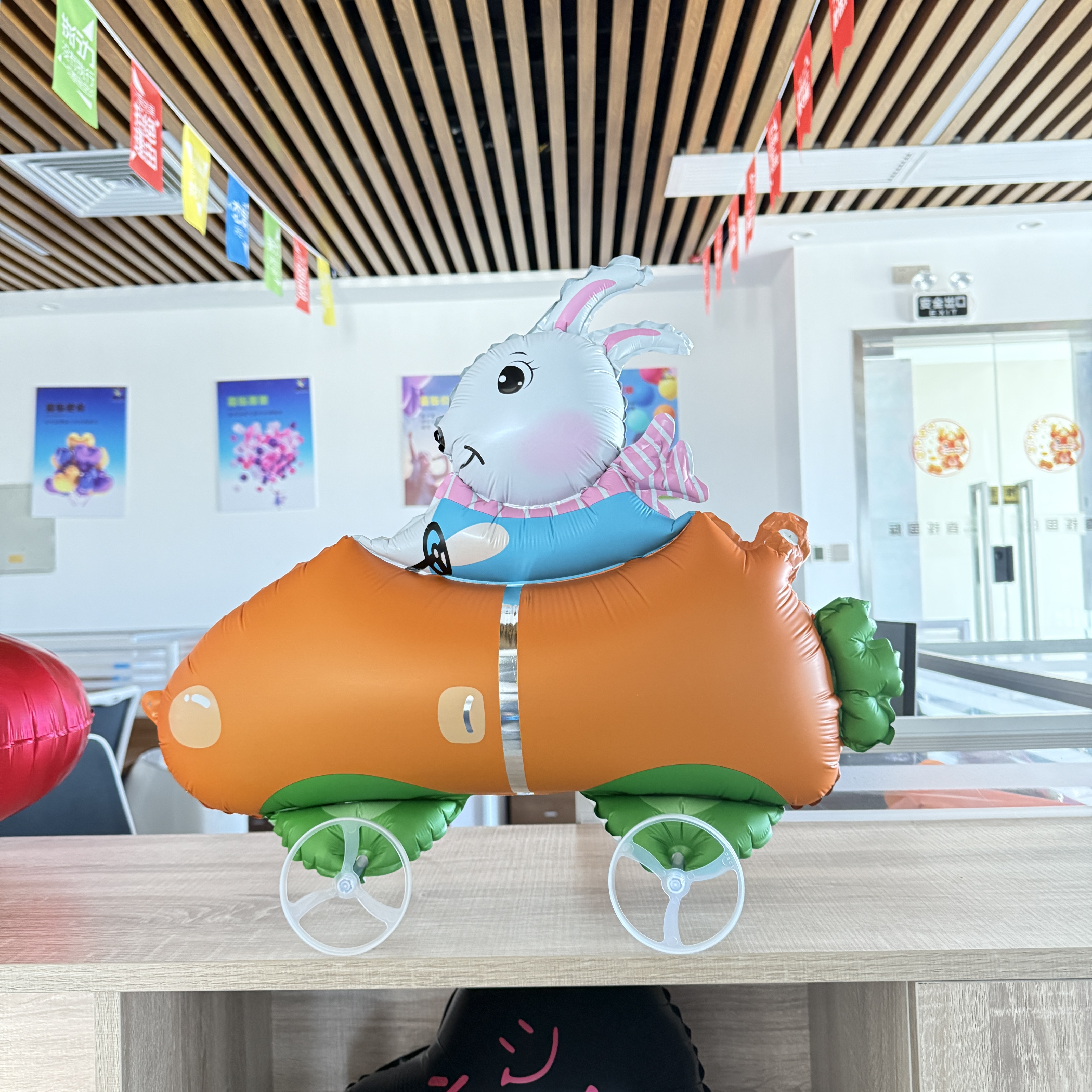 【混搭可选款】新款带轮走路气球加厚铝箔儿童装饰夜市摆摊户外玩具