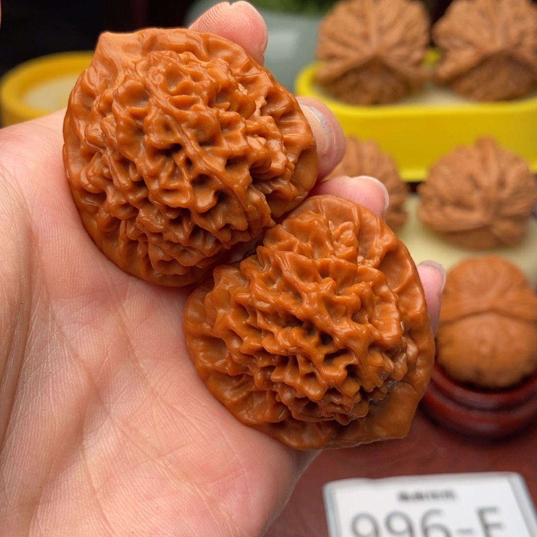文玩核桃把件你**?秦闷38