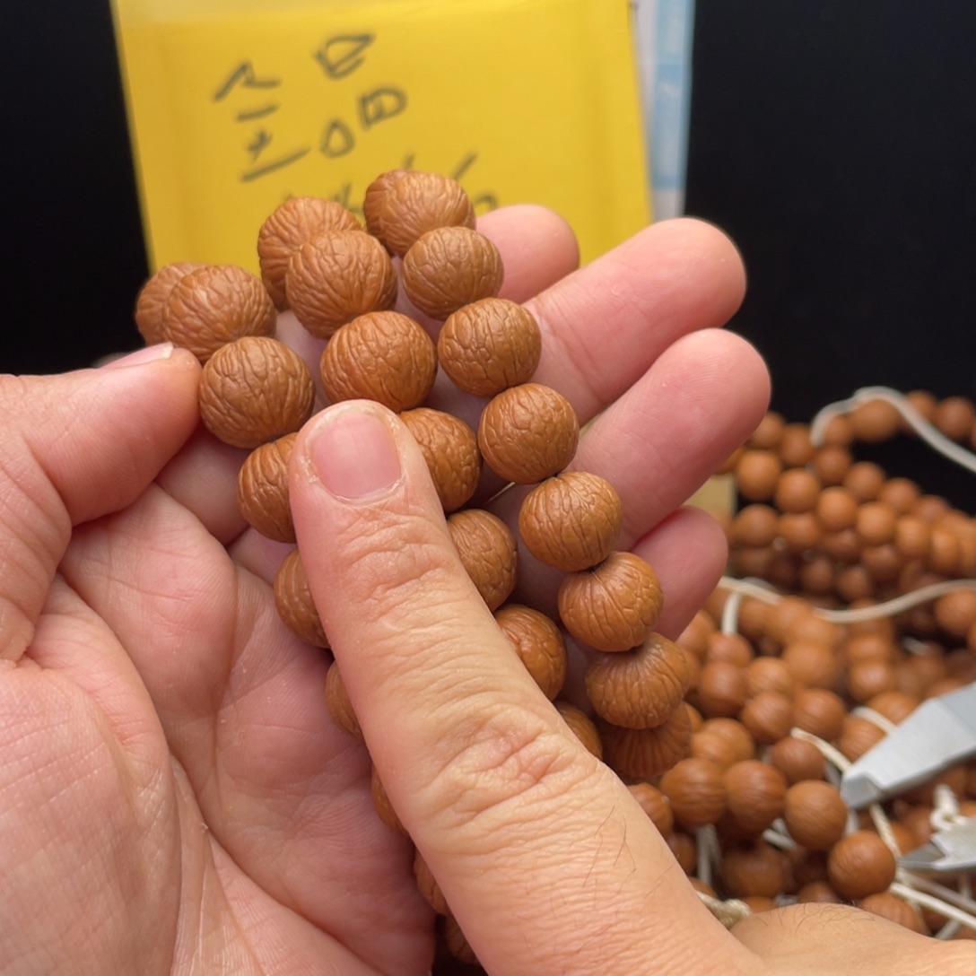 猴头核桃吊坠风雨