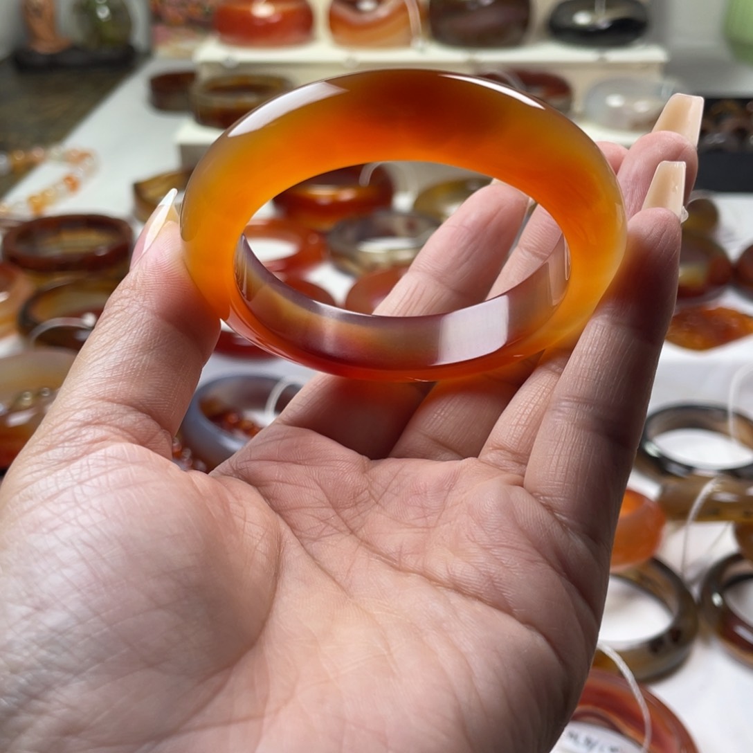 玛瑙/玉髓手镯未镶嵌